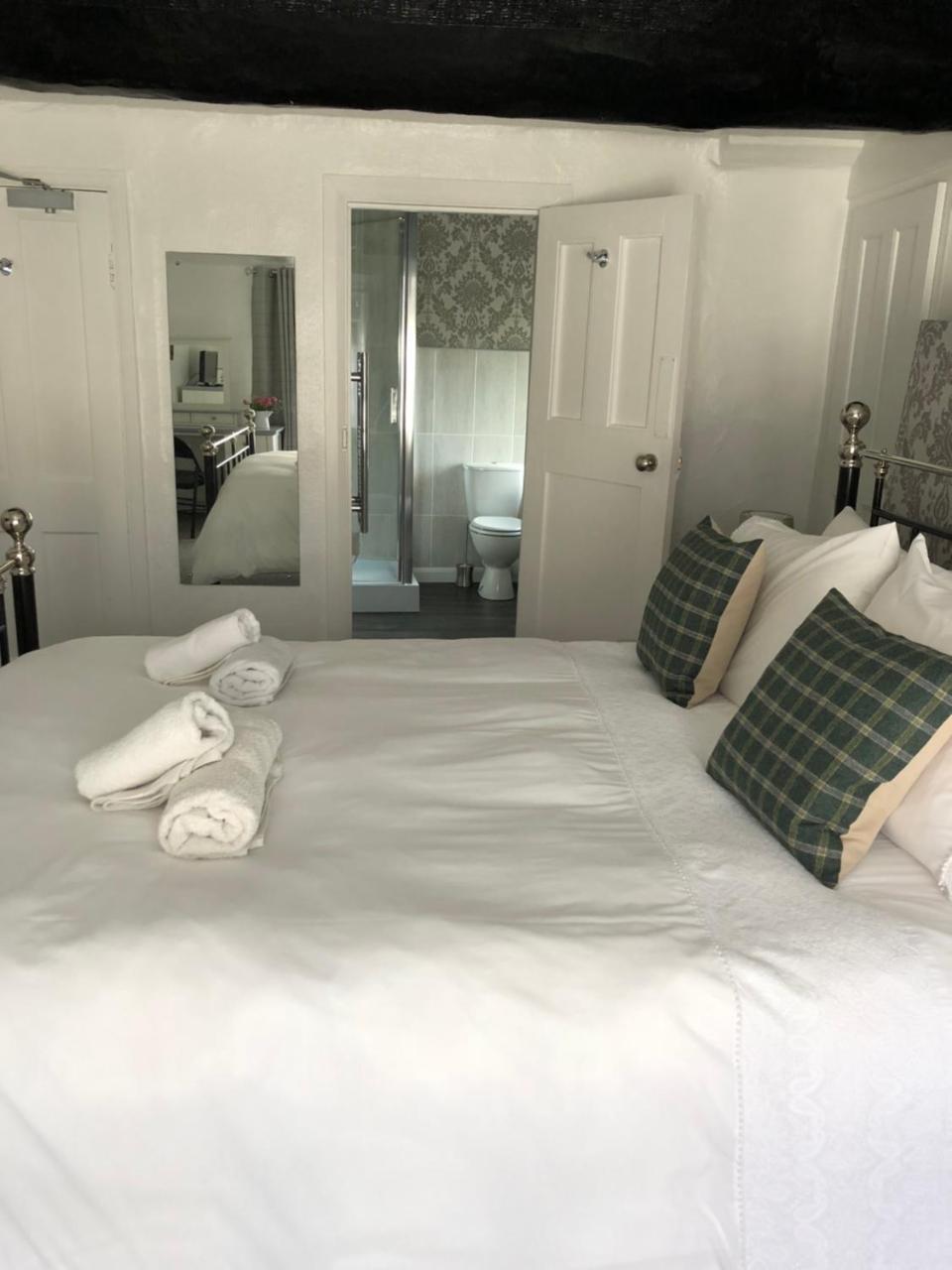 The Crown Inn Wentnor المظهر الخارجي الصورة