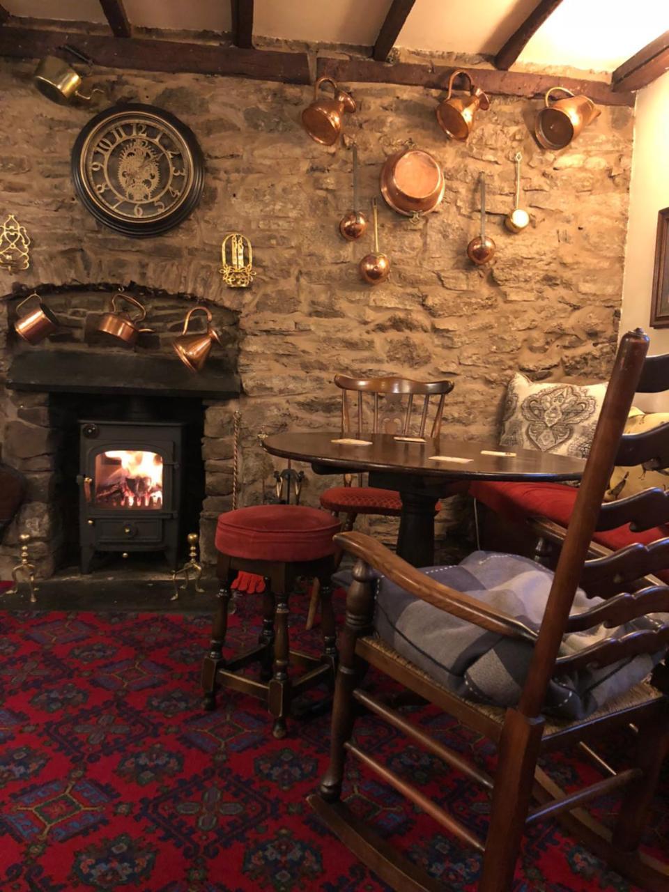 The Crown Inn Wentnor المظهر الخارجي الصورة